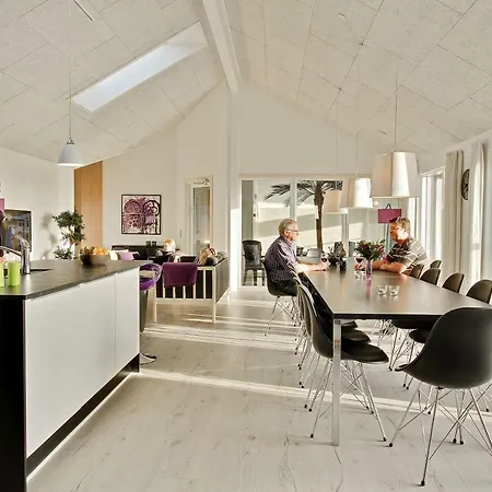 Holiday home Luksus-poolhus L21